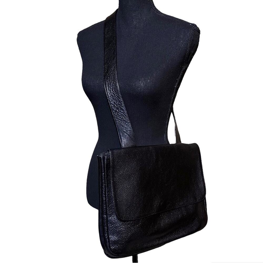 Jennifer Graham Classic Black Pebbled Leather Crossbody Messenger Bag